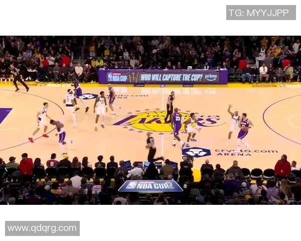 湖人对决热火精彩回顾NBA季后赛激战正酣球迷热情高涨