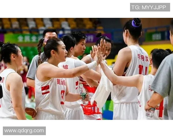 鲨鱼与火箭的美女采访揭示体育背后的魅力与激情